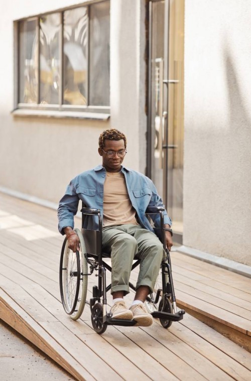 Rampe d'accès bois pour fauteuil roulant